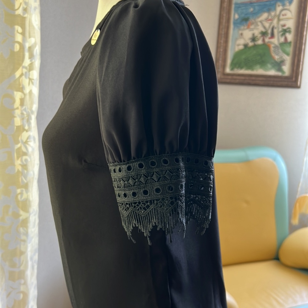 Tops - Picture 3 of 7